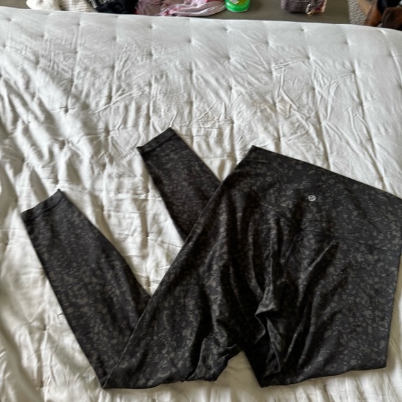 Lululemon Align Pant 28" Wild Thing Camo Dark Olive Multi size 8 - Picture 9 of 9